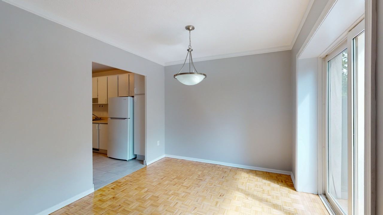 Regency Court Apartments - Photo 7 of 26