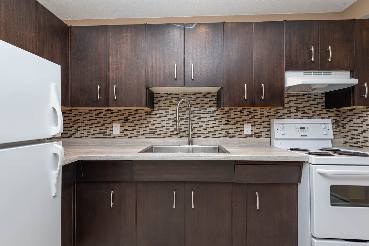 10512 83 Avenue - Photo 2 of 46