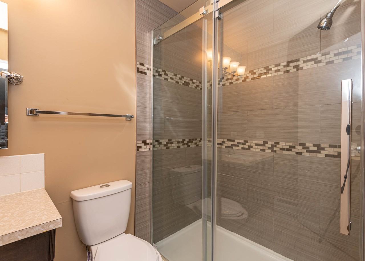 10512 83 Avenue - Photo 6 of 46