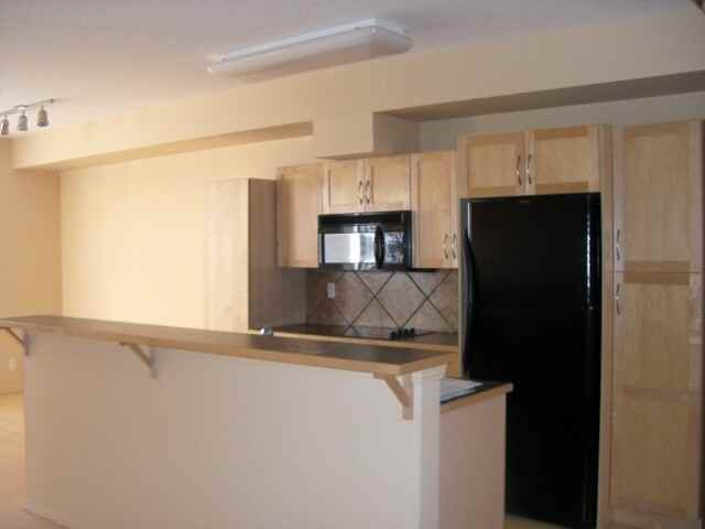 10407 122 Street - Photo 4 of 15