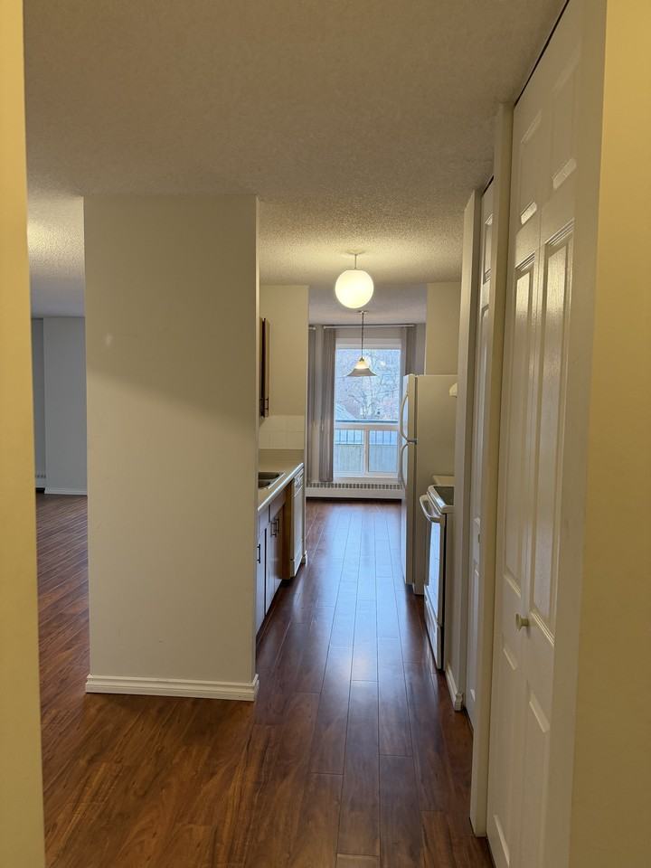 10175 114 St Nw - Photo 2 of 13