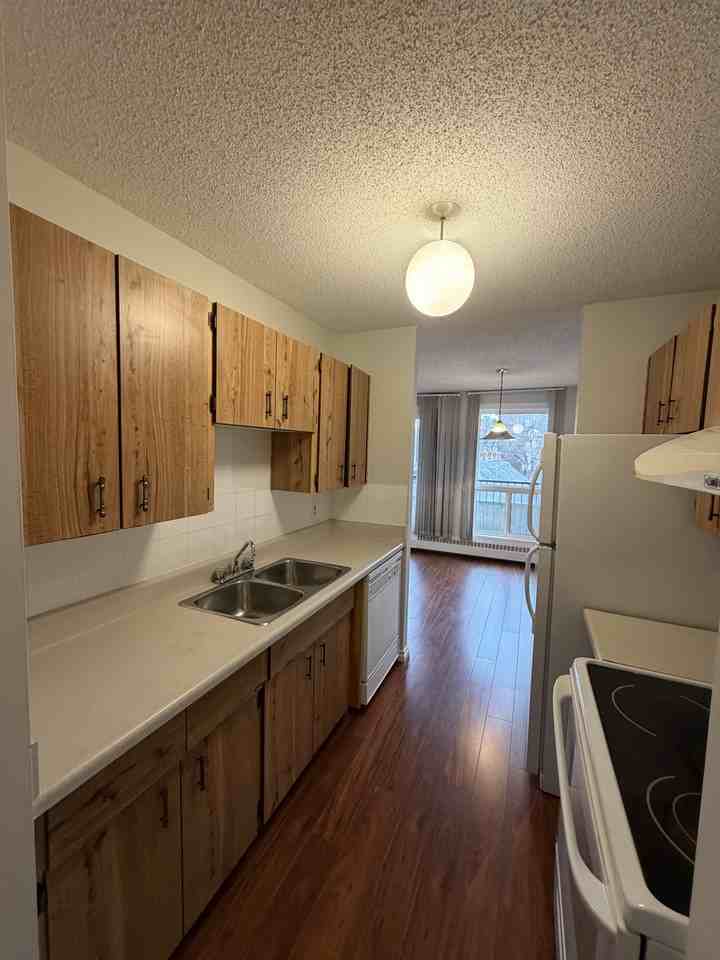 10175 114 St Nw - Photo 3 of 13