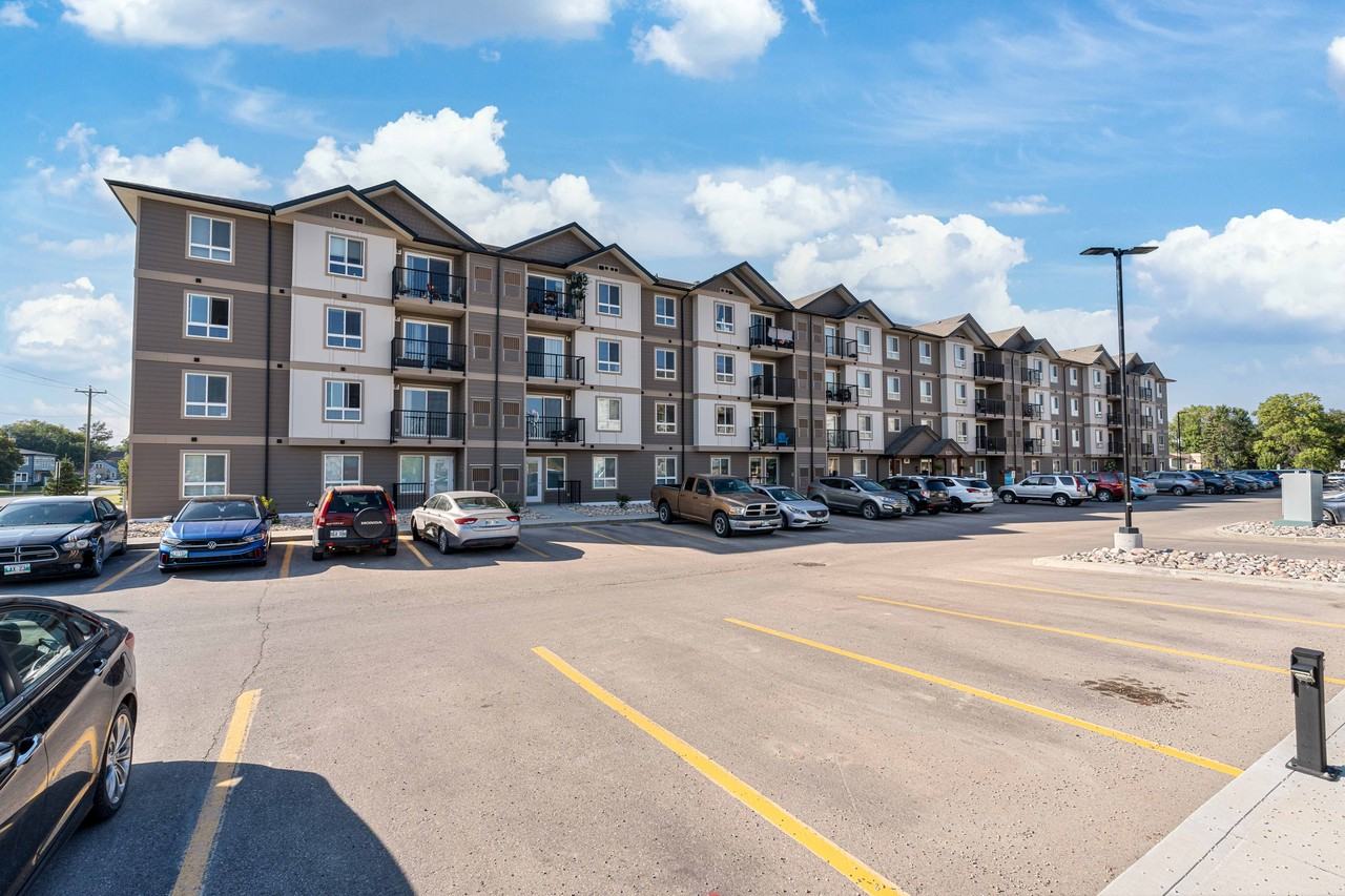 Dufferin Landing - Photo 5 of 21