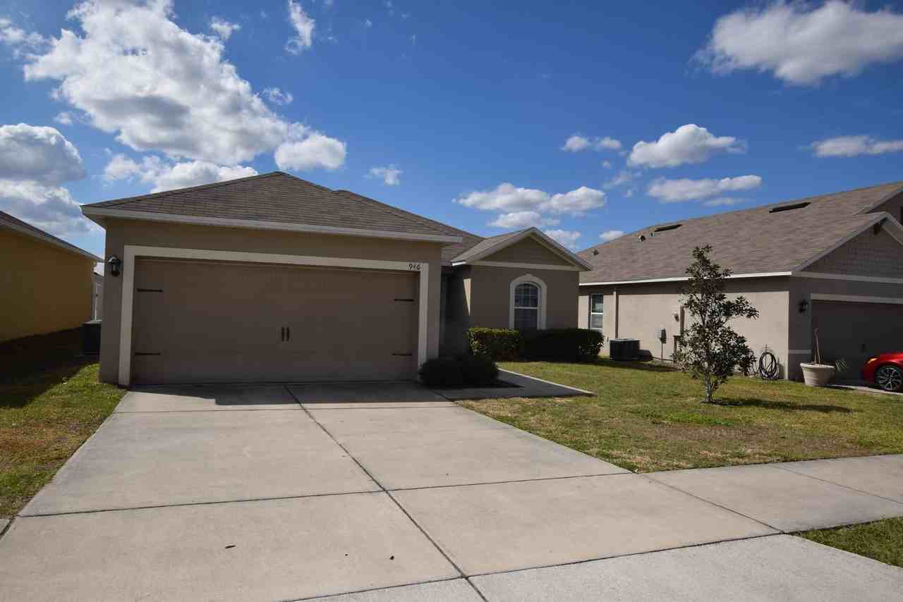 946 Shady Tree Ln - Photo 4 of 40