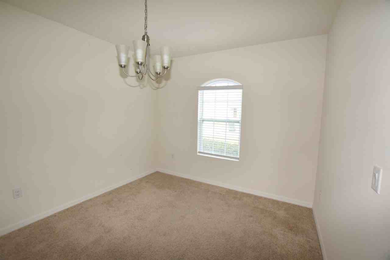 946 Shady Tree Ln - Photo 7 of 40