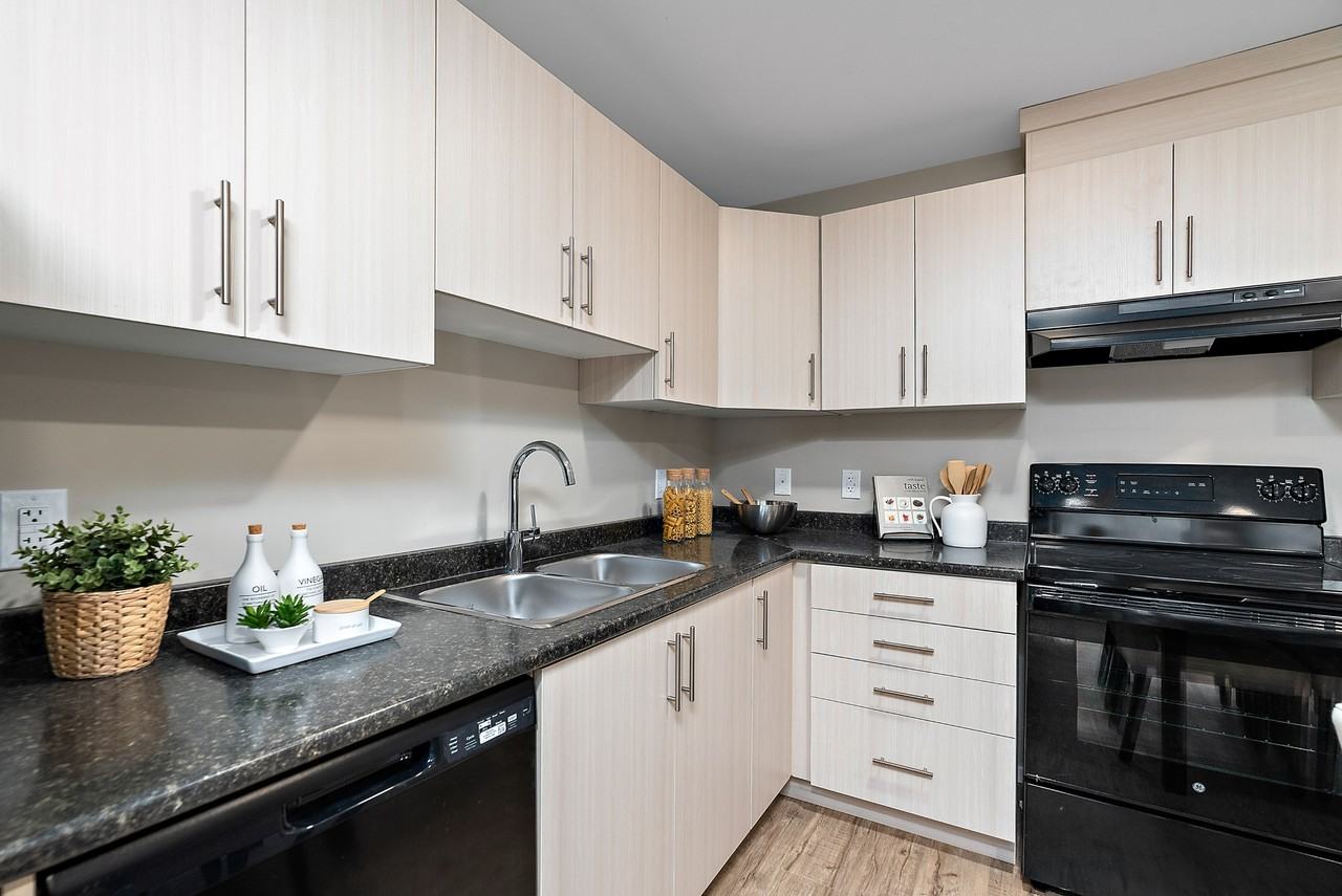 Jardin Apartments - Photo 7 of 15