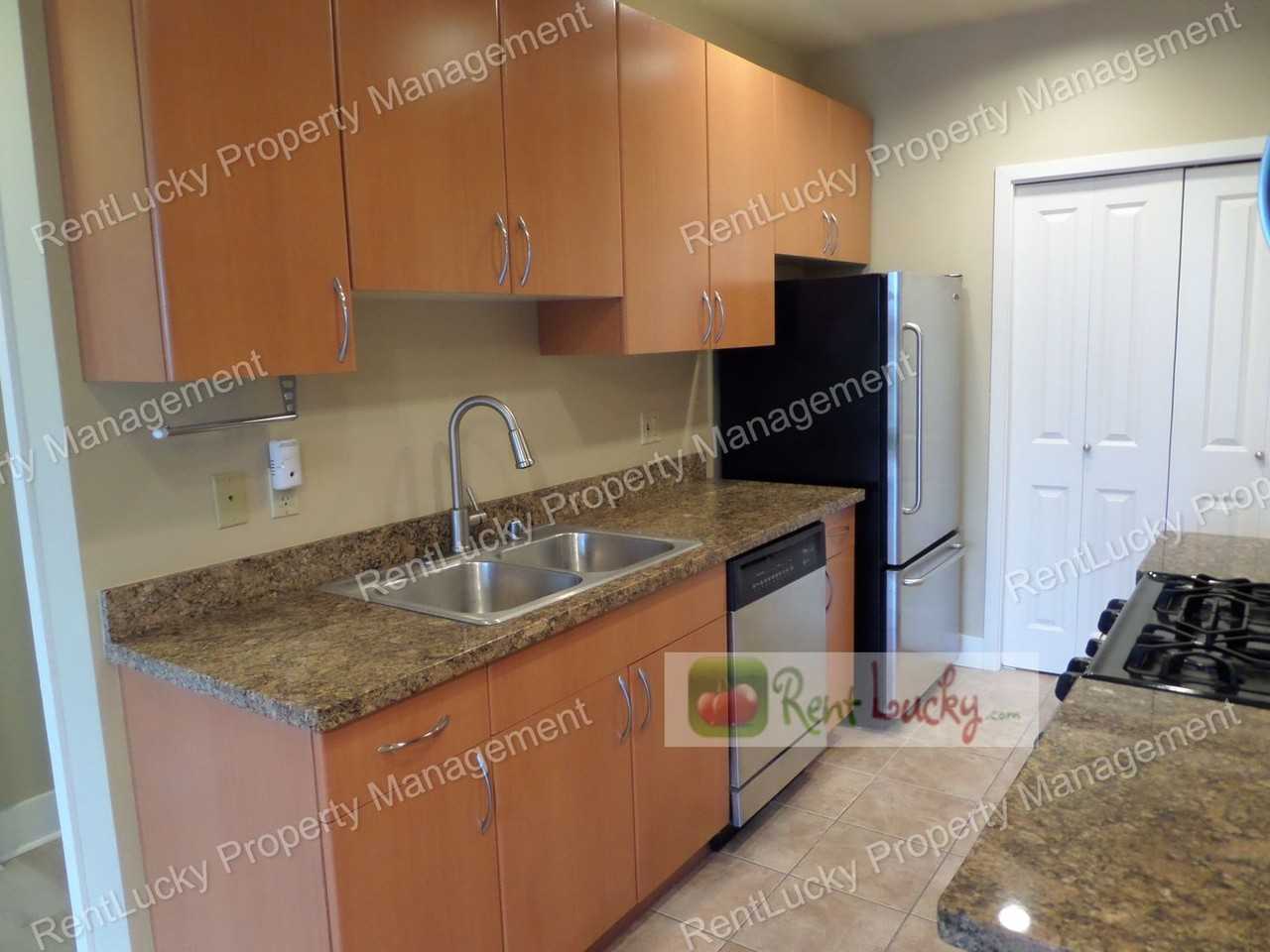 4031 Aurora Ave N - Photo 7 of 30