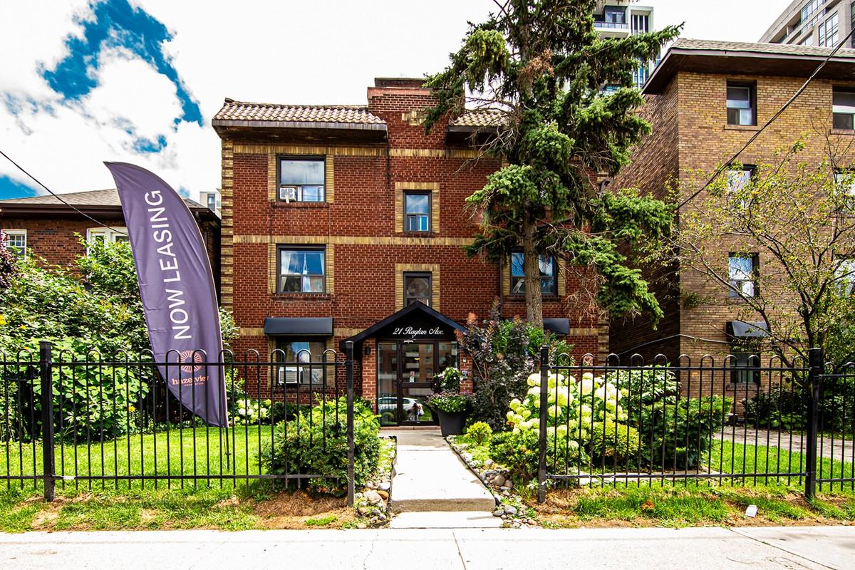 Raglan Gardens - Photo 3 of 14