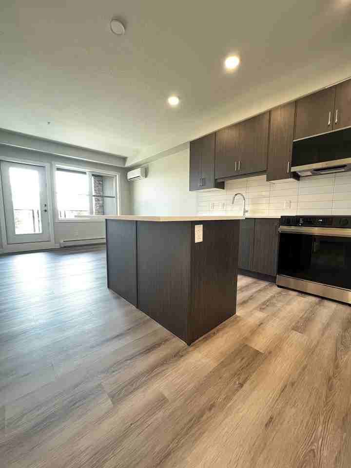 Bow 360 - Photo 7 of 50