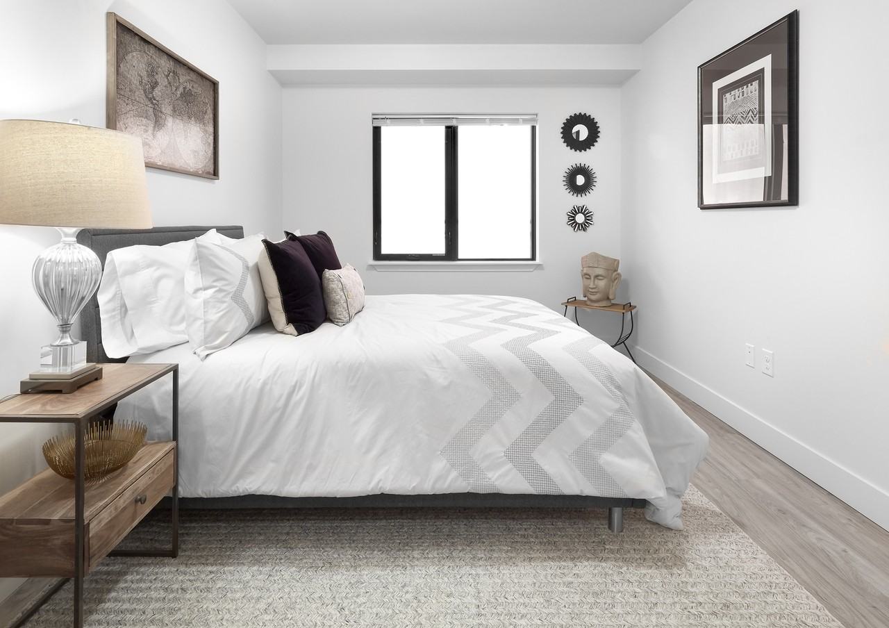 Lakeview at Bellevue Village - Photo 2 of 16