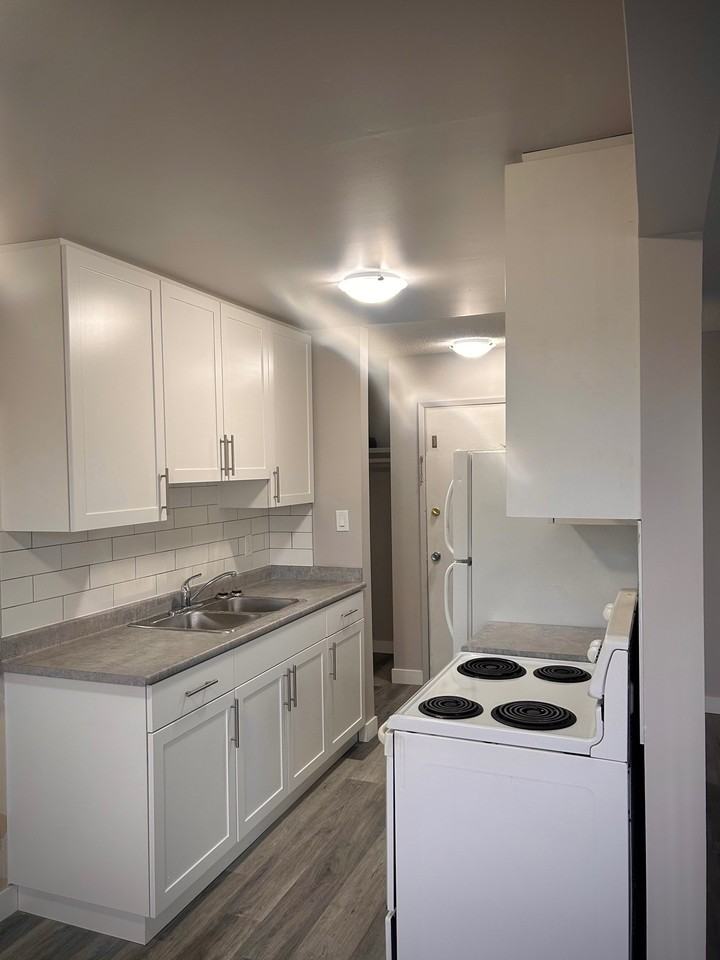 Leslie Ann Manor - Photo 3 of 12