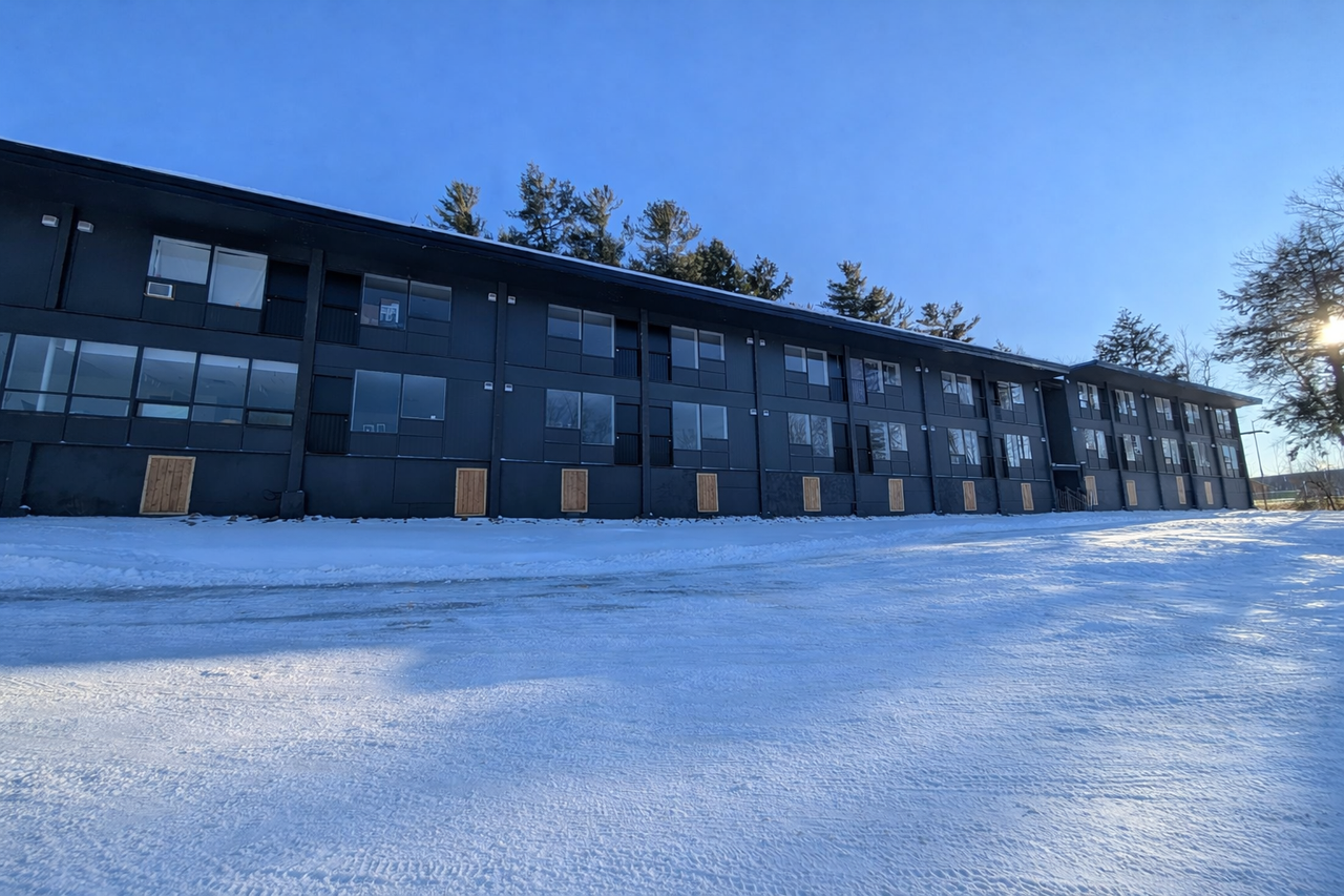 37 Skydeck Lane - Photo 2 of 10