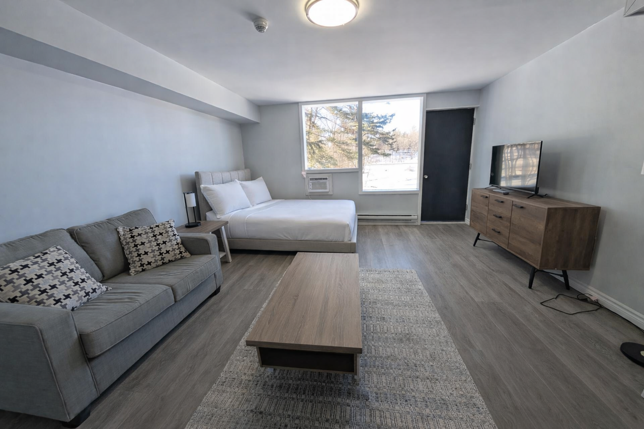 37 Skydeck Lane - Photo 3 of 10