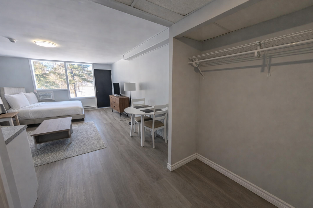 37 Skydeck Lane - Photo 4 of 10