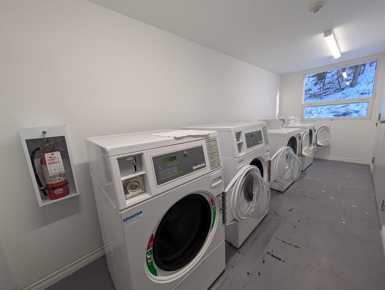 37 Skydeck Lane - Photo 7 of 10