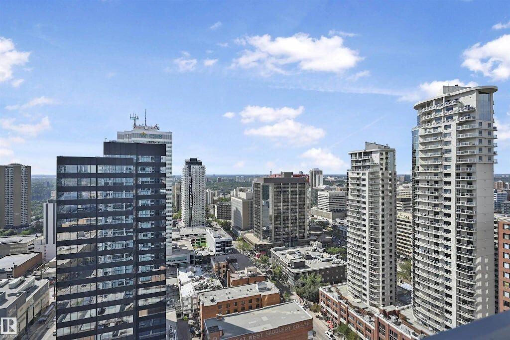 1 Month Free | Luxury 2 Bedroom Condo in Downtown Edmonton – SF321 - Photo 2 of 28