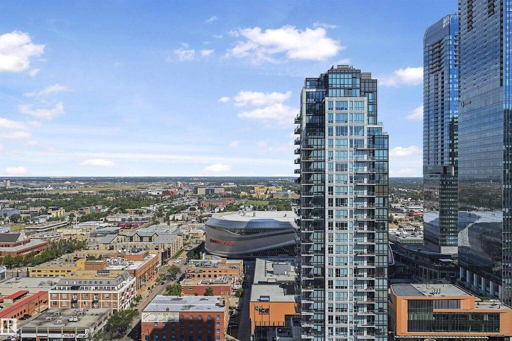 1 Month Free | Luxury 2 Bedroom Condo in Downtown Edmonton – SF321 - Photo 3 of 28