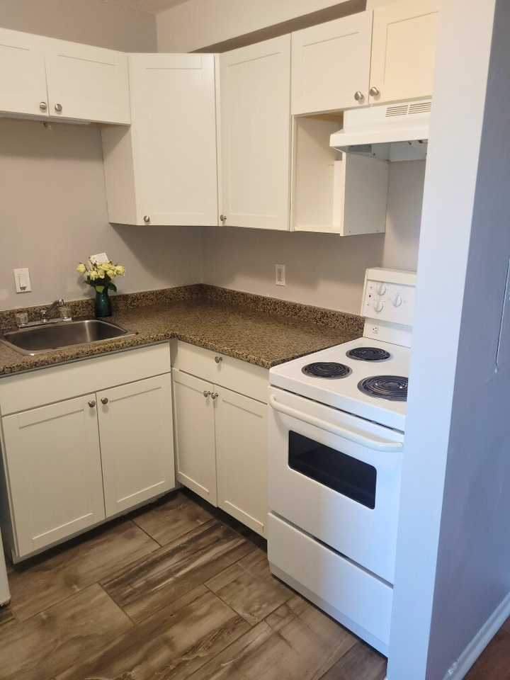 Presland Towers - Photo 6 of 22