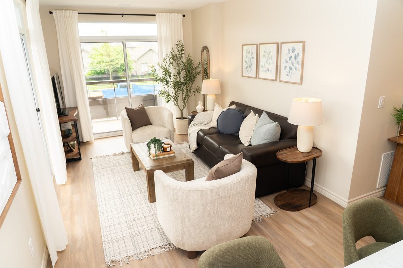 South Carriage Place II - Photo 2 of 21