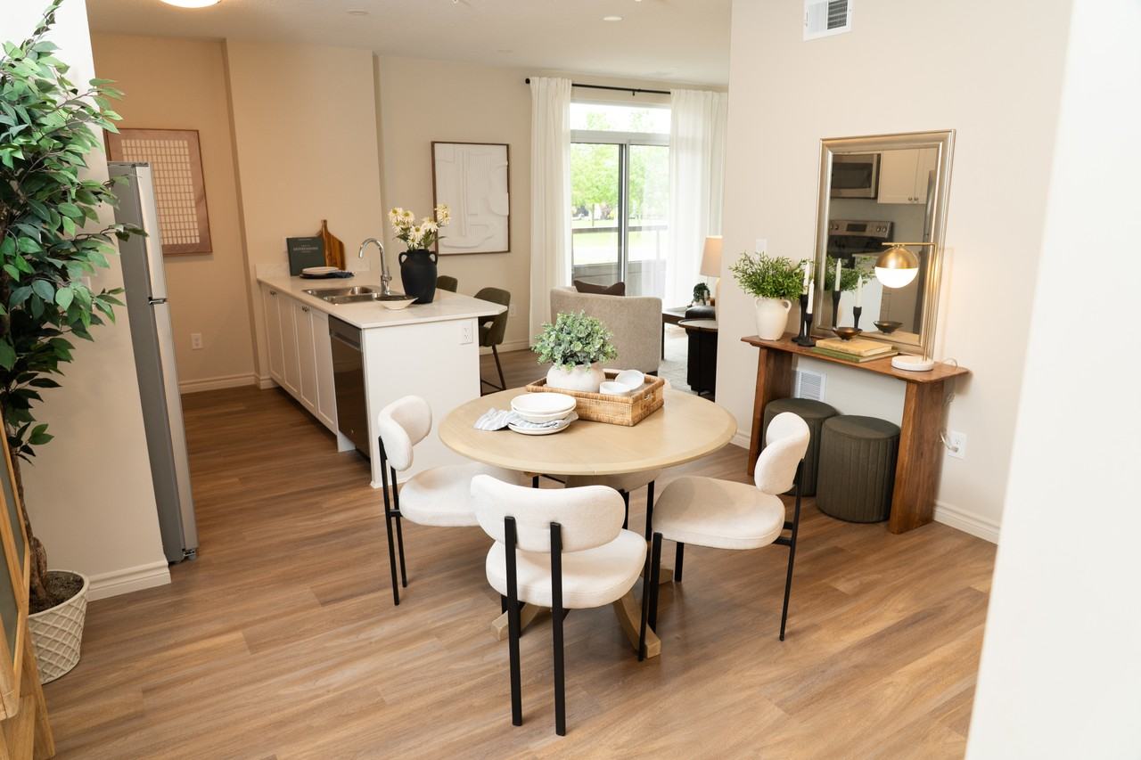 South Carriage Place II - Photo 5 of 21