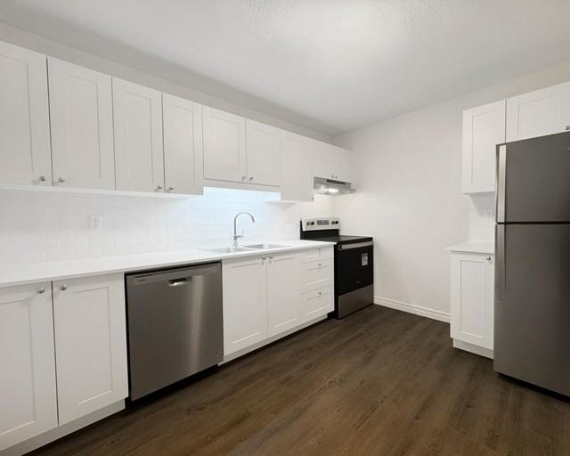 City Place II - Photo 6 of 26