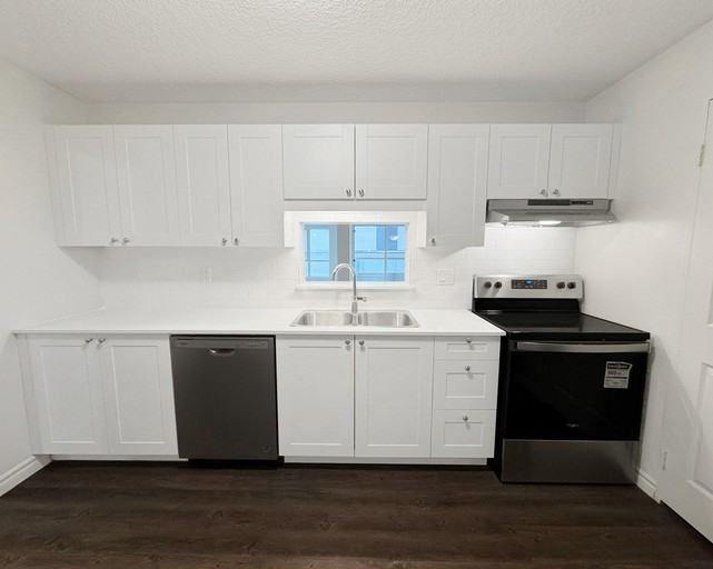 City Place II - Photo 7 of 26