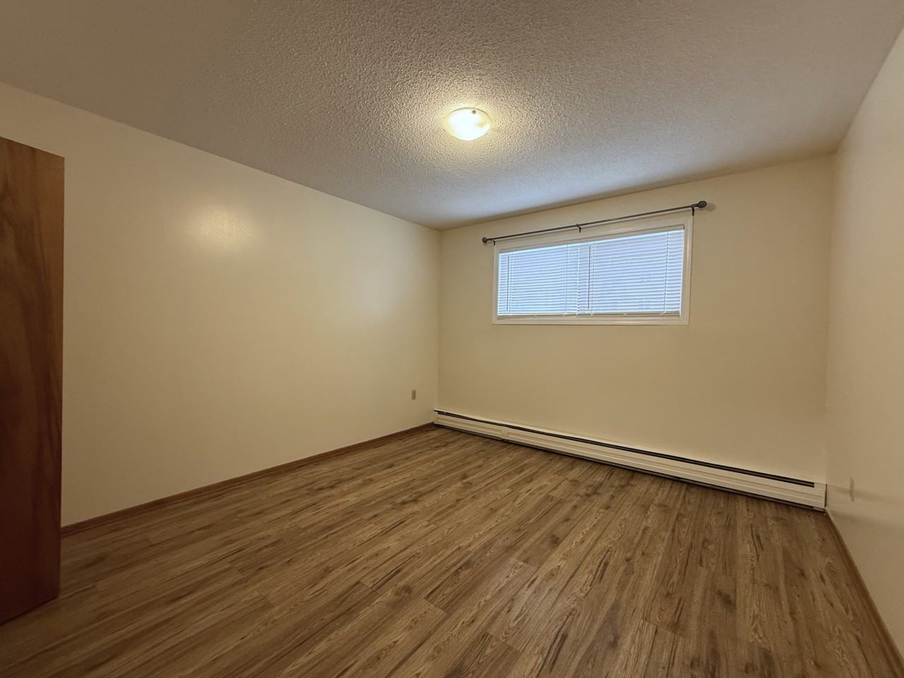 Muxmore - Photo 5 of 11