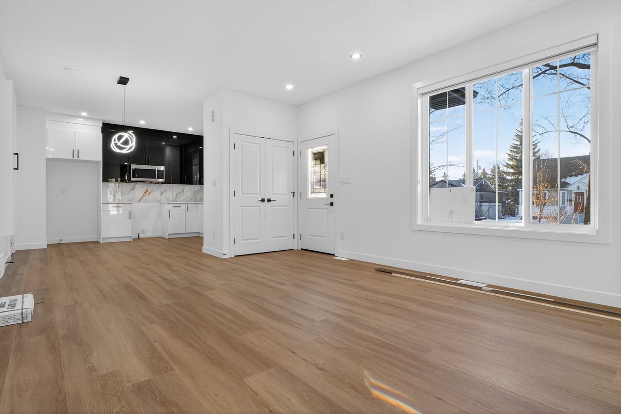 13538 110a Ave Nw - Photo 2 of 15