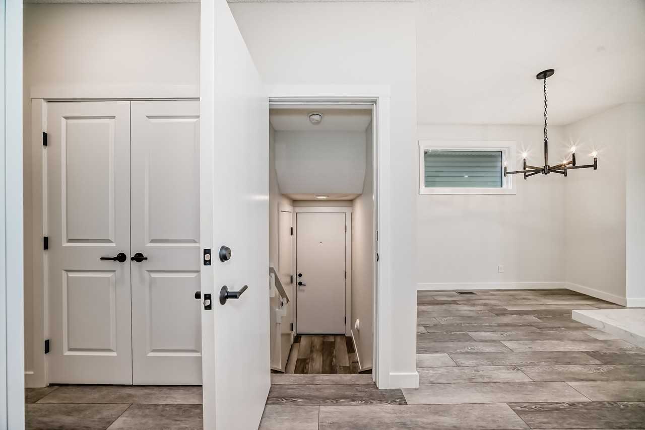 28B Setonstone Gardens SE - Photo 4 of 20