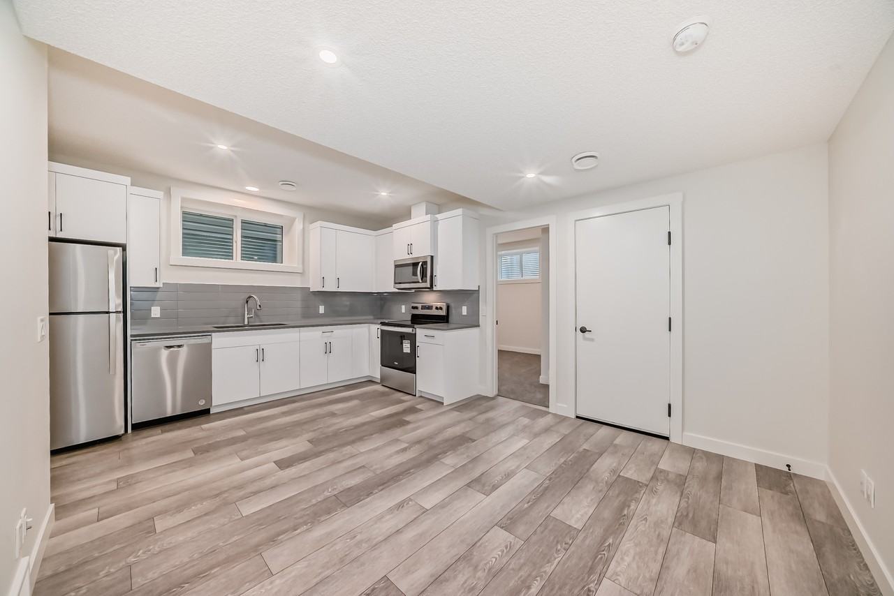 28B Setonstone Gardens SE - Photo 6 of 20