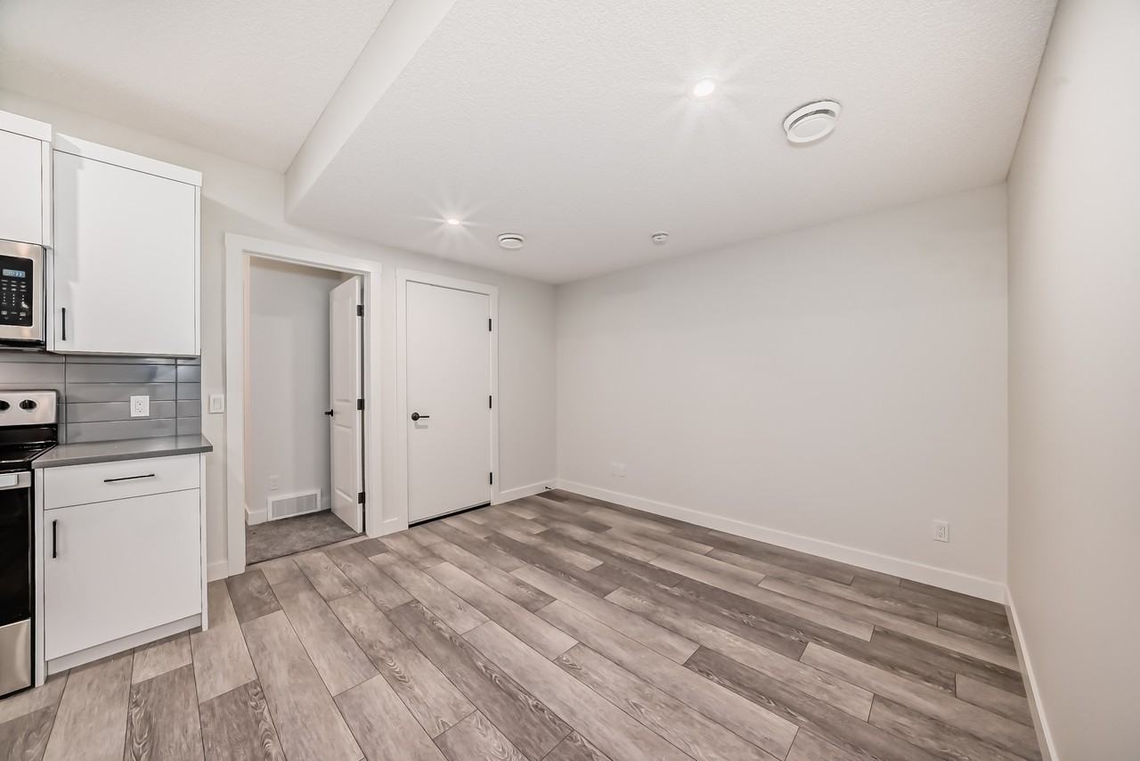 28B Setonstone Gardens SE - Photo 7 of 20