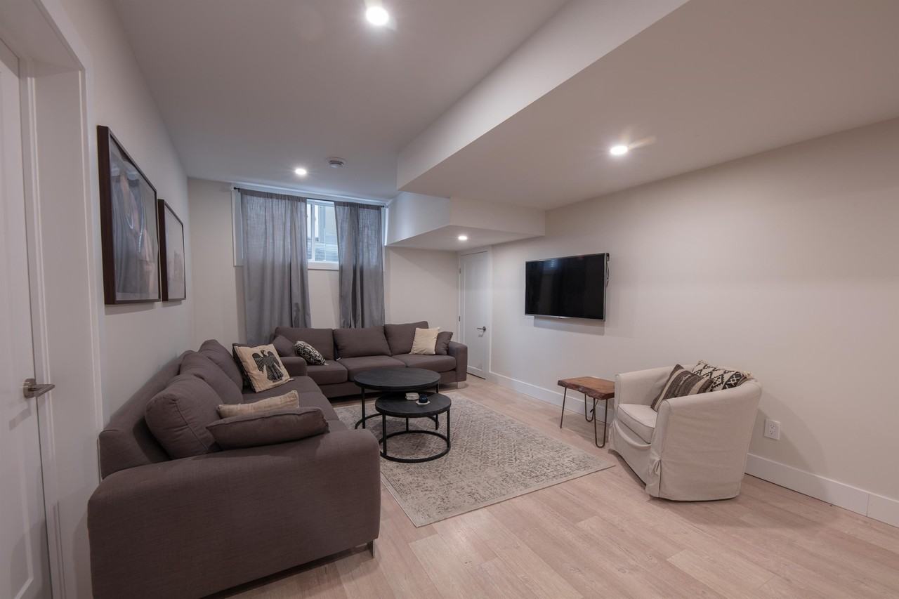 130 Chippewa Ave - Photo 2 of 15