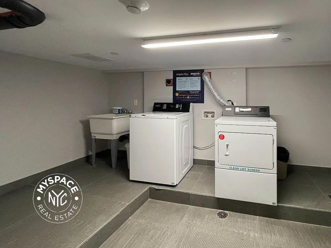 1354 Jefferson Ave #2B - Photo 4 of 4