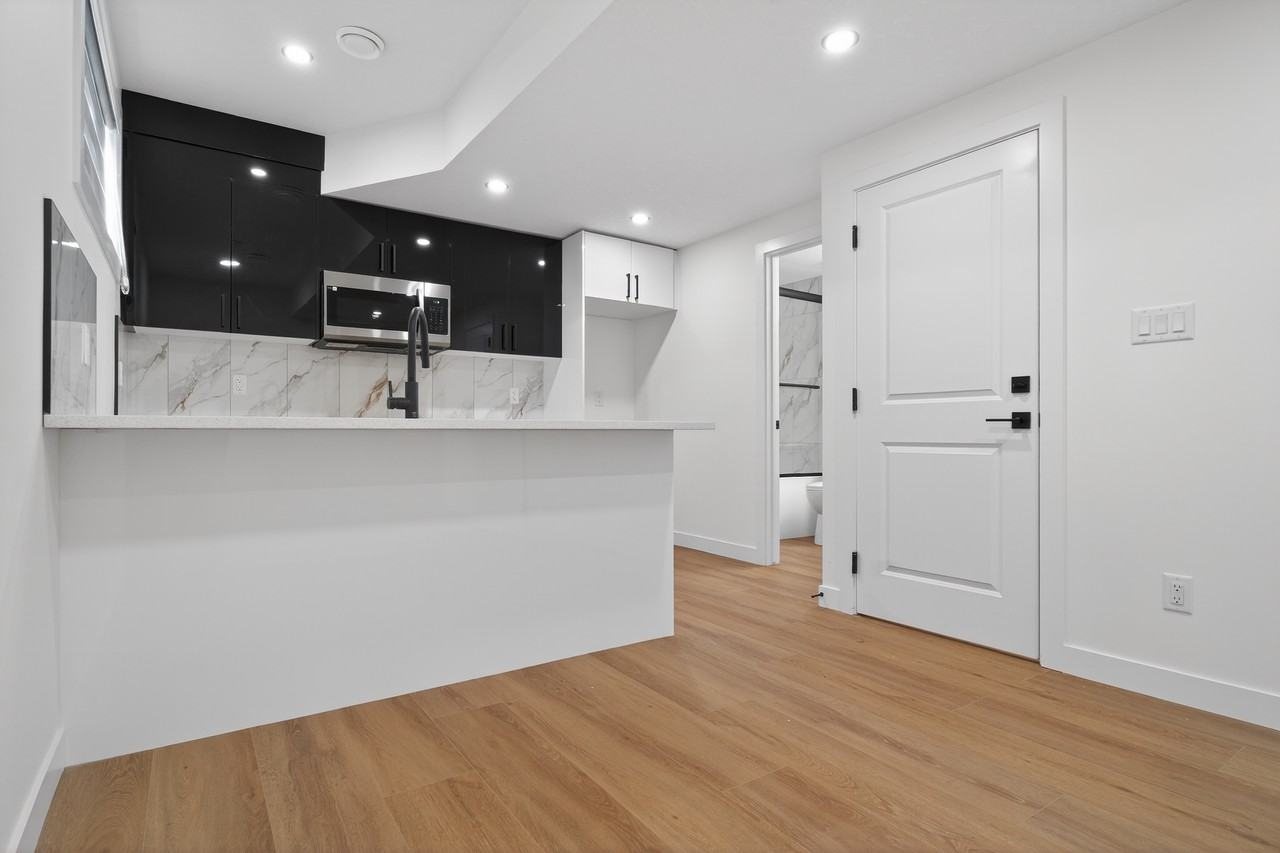 13538 - 110A Ave NW - BSMT - Photo 2 of 9