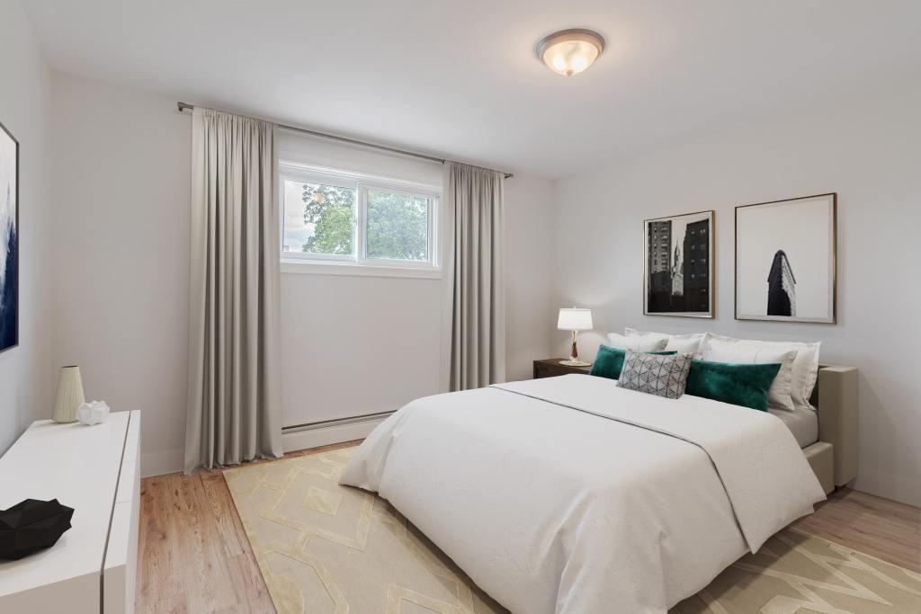 621 Base Line Road East - Photo 4 of 5