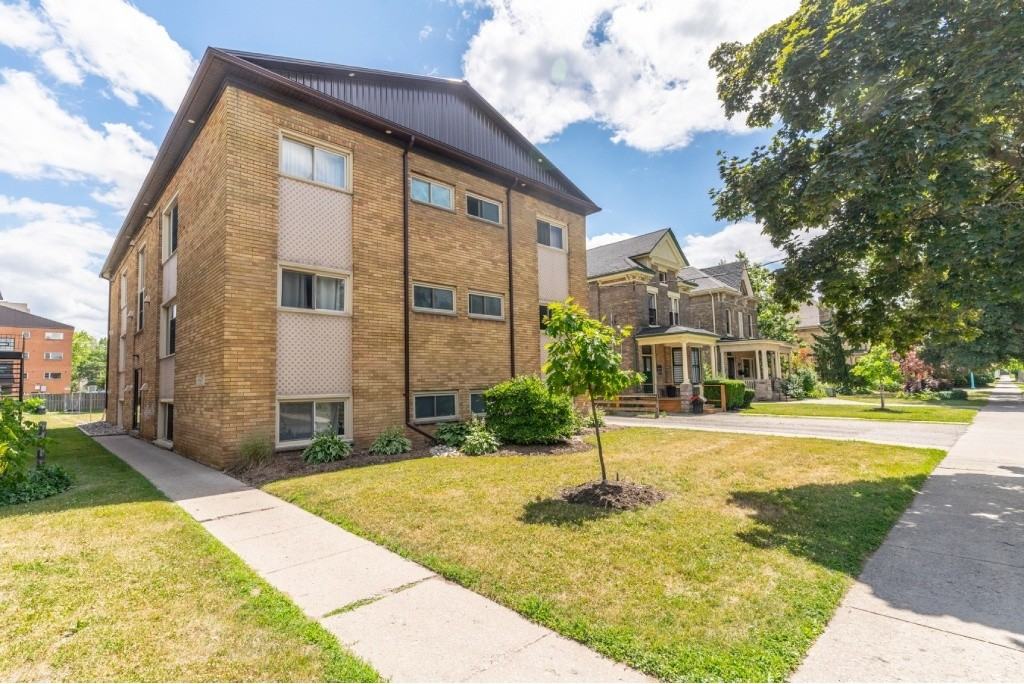 383 Princess Avenue - Photo 6 of 7