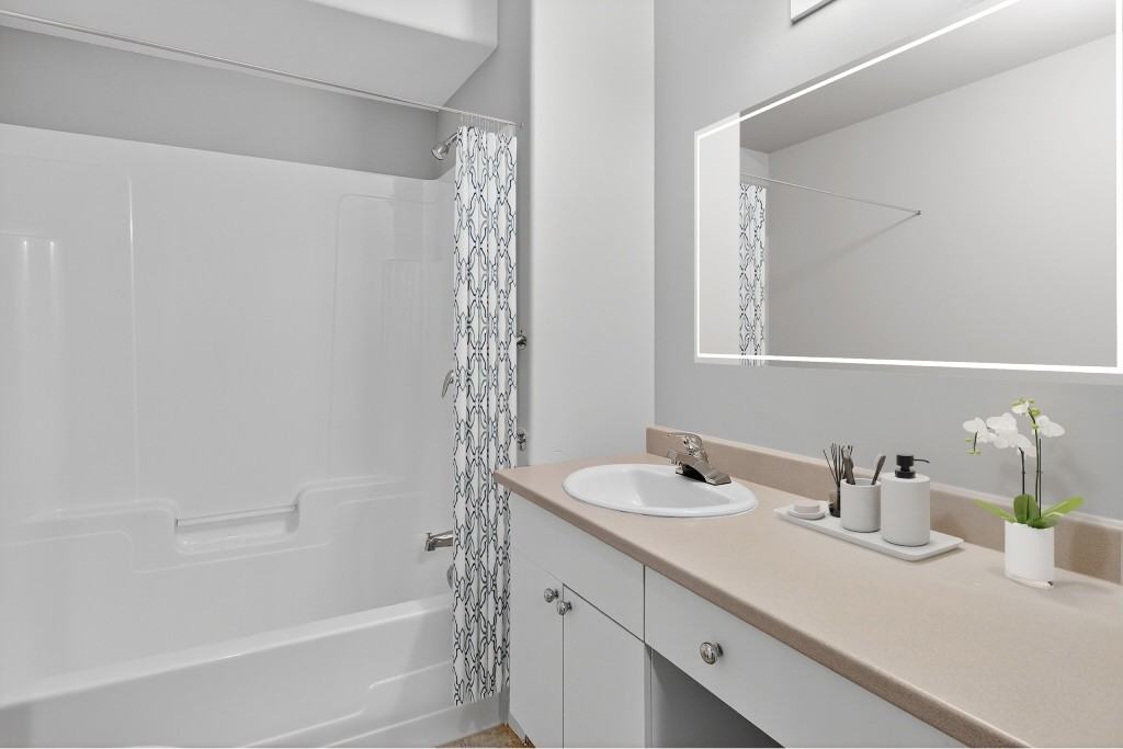 39 Pleasant Street - Photo 6 of 8