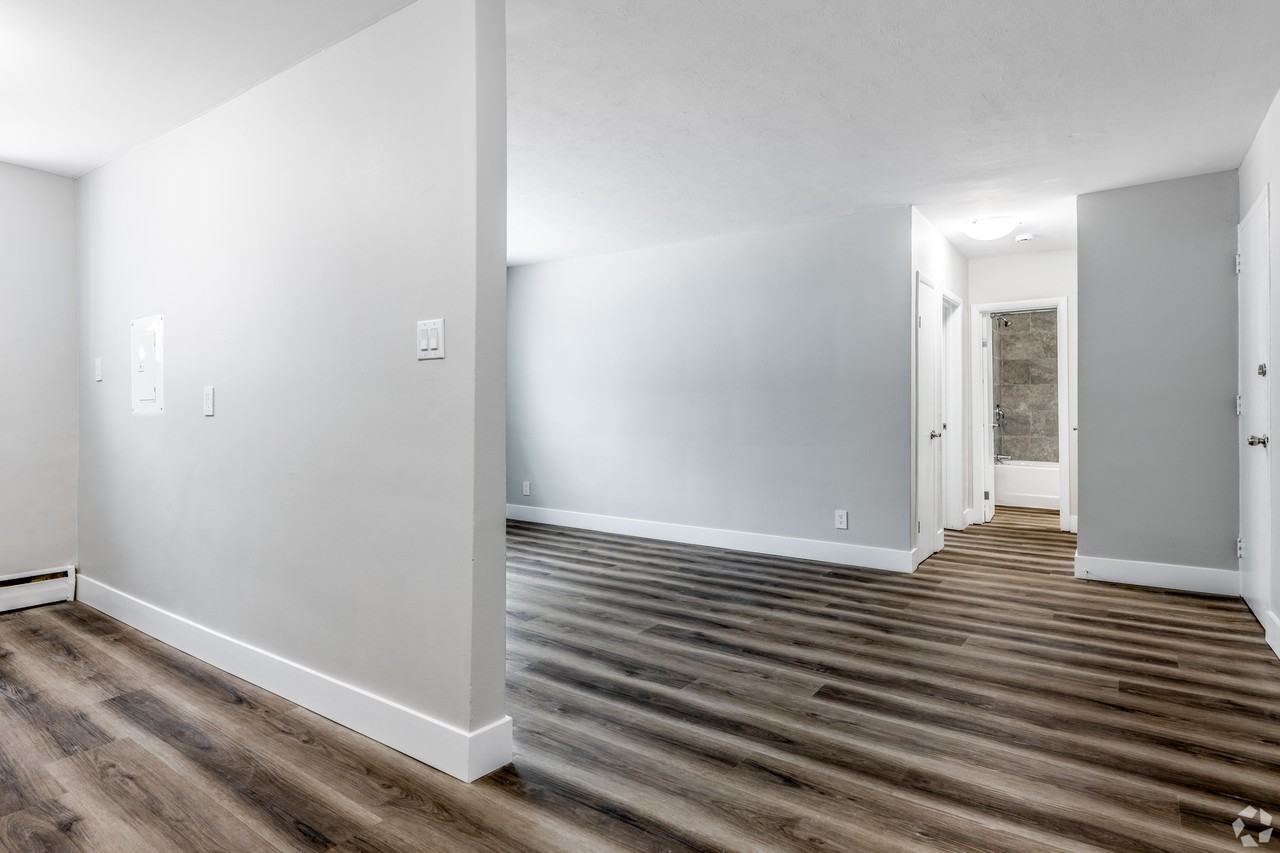 364 Grey Street - Photo 4 of 11