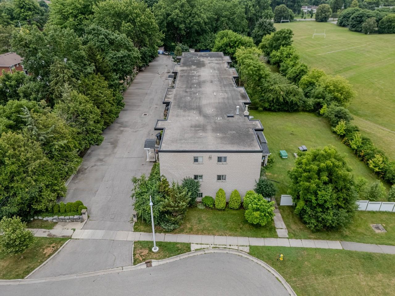 101 Veronica Avenue - Photo 3 of 10