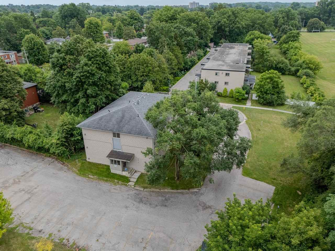 101 Veronica Avenue - Photo 4 of 10