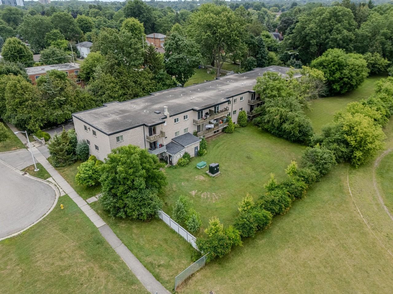 101 Veronica Avenue - Photo 5 of 10