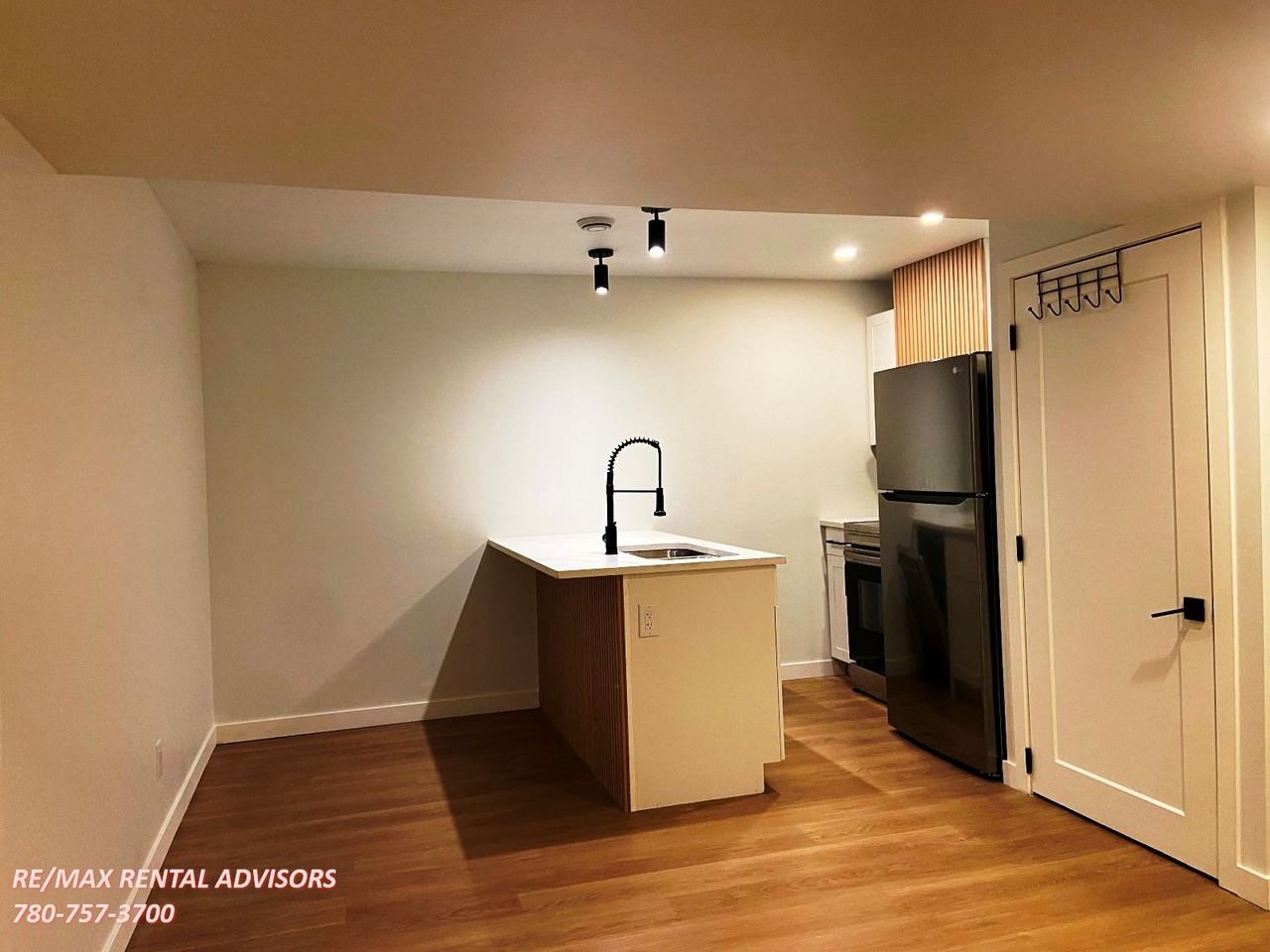 BSMT 8524 84 Ave Northwest - Photo 6 of 14