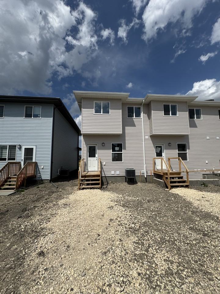 424 North Point - Photo 2 of 19