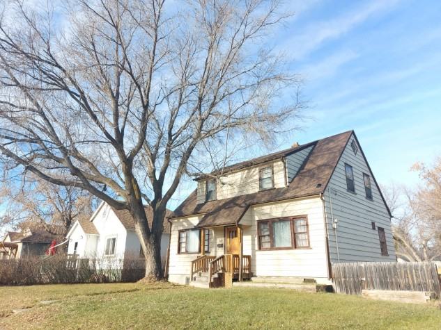 3 Bedroom, 1 Bath House, 3 MONTH LEASE  in Downtown Red Deer! - Photo 2 of 15