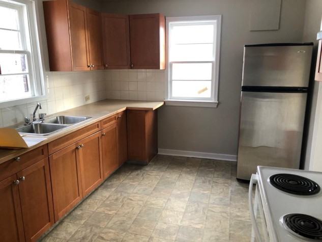 3 Bedroom, 1 Bath House, 3 MONTH LEASE  in Downtown Red Deer! - Photo 3 of 15