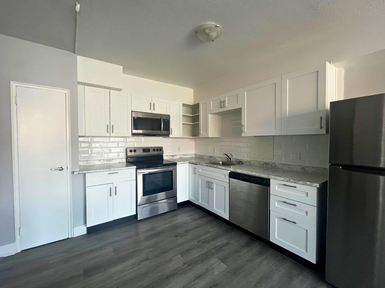 Saguenay Apartments - Photo 7 of 50