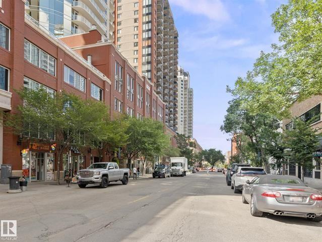 Furnished 1 Bed 1 Bath Immediate Possession - Photo 3 of 29