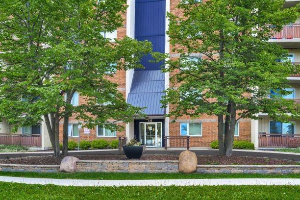 Crescent Ridge Towers - Photo 2 of 3