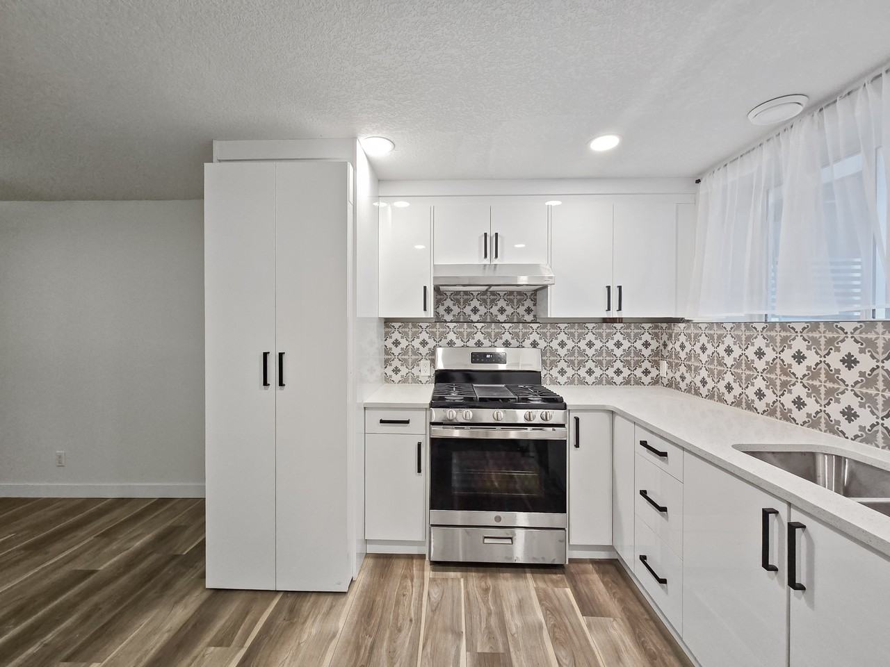 1108 Sunvista Road SE, Calgary - Photo 3 of 20