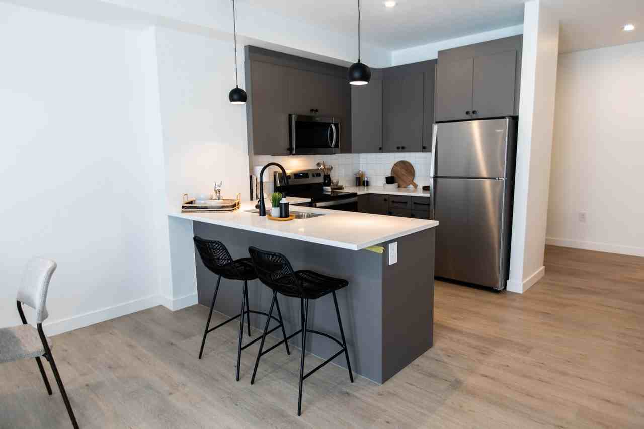 255 Bell Avenue - Photo 4 of 16